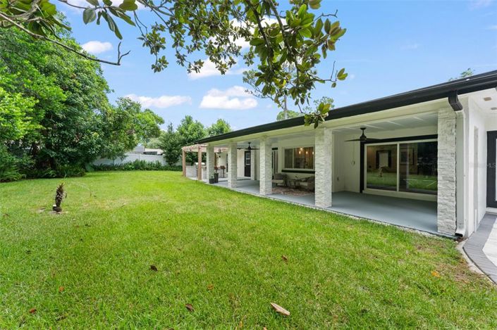 Image No.52-5 Bed House for sale
