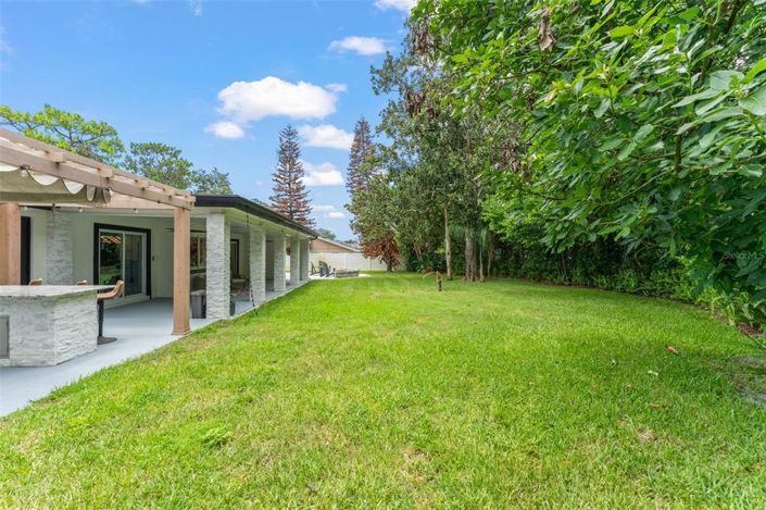 Image No.55-5 Bed House for sale