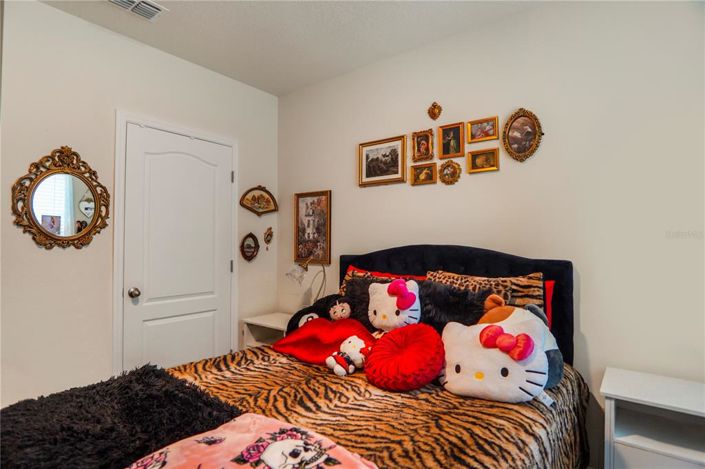 Image No.30-4 Bed House for sale