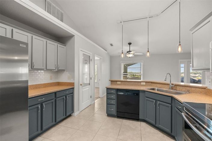 Image No.18-3 Bed House for sale