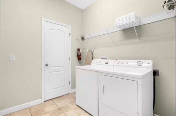 Image No.30-5 Bed House for sale