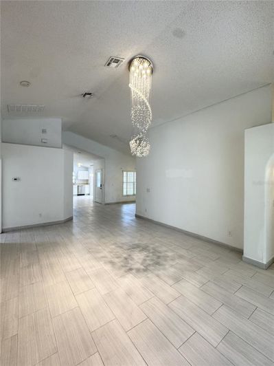 Image No.22-4 Bed House for sale