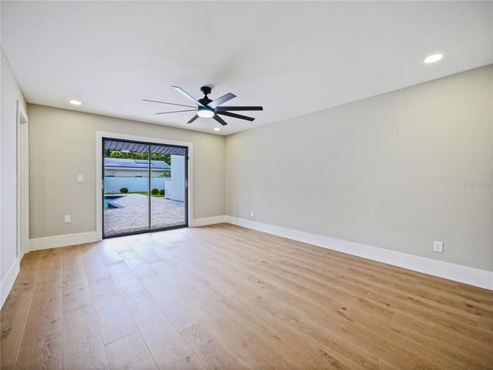 Image No.6-5 Bed House for sale