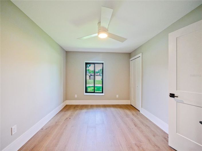 Image No.9-5 Bed House for sale