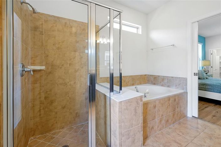 Image No.25-9 Bed House for sale
