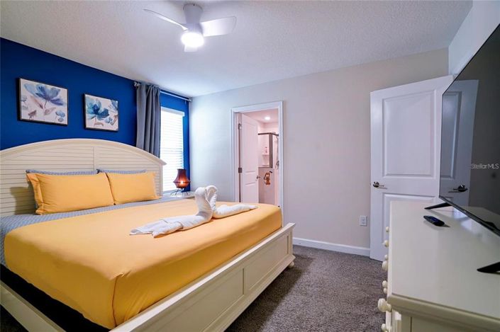 Image No.4-8 Bed House for sale