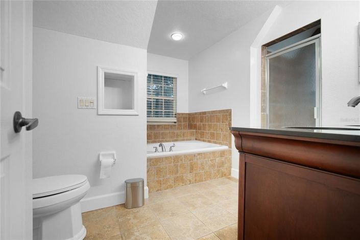 Image No.24-3 Bed House for sale