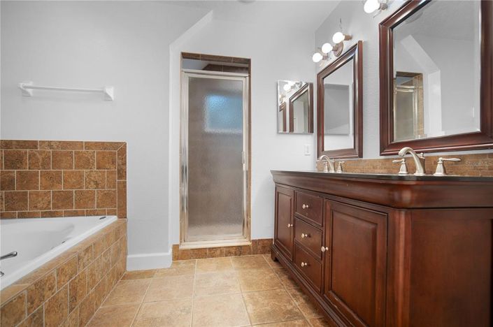Image No.25-3 Bed House for sale