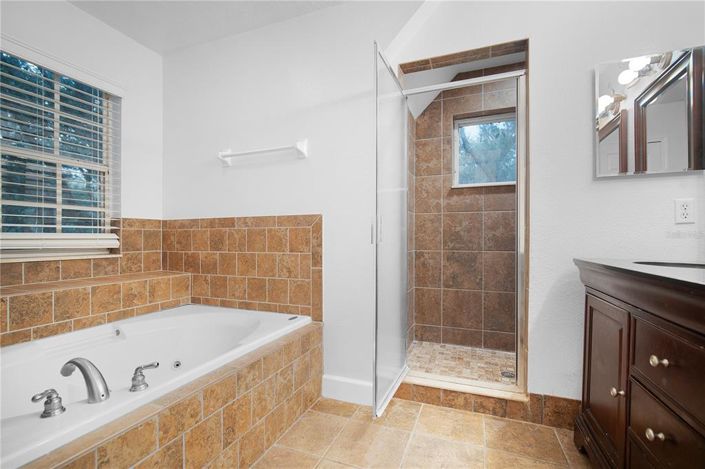 Image No.27-3 Bed House for sale