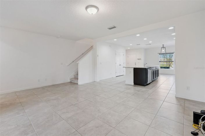 Image No.8-3 Bed Townhouse for sale