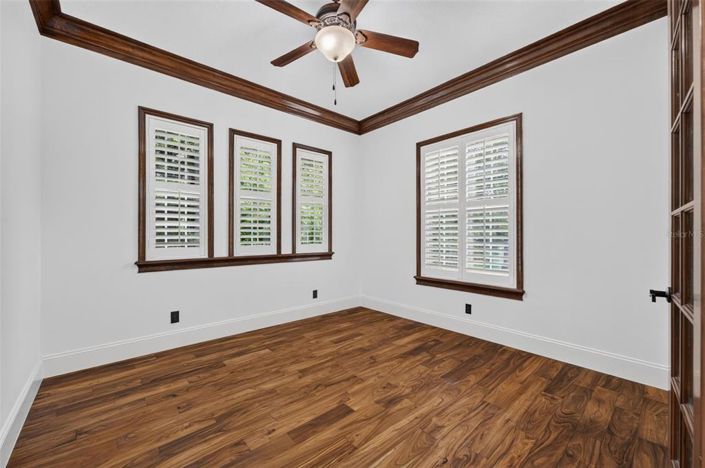 Image No.25-4 Bed House for sale