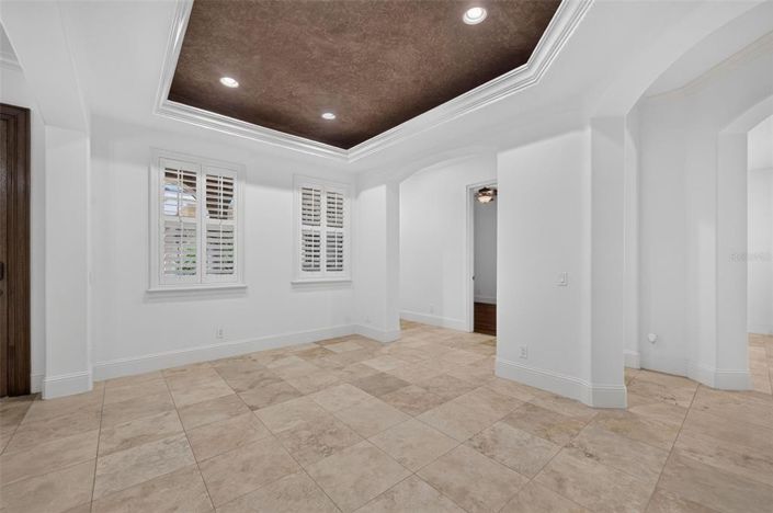 Image No.6-4 Bed House for sale