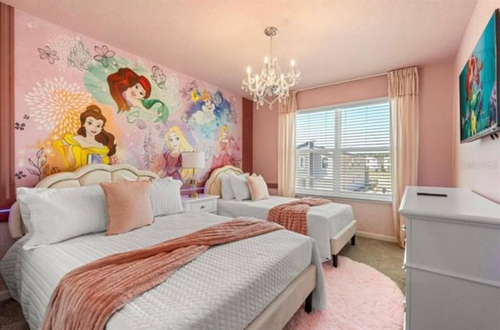 Image No.12-5 Bed Townhouse for sale