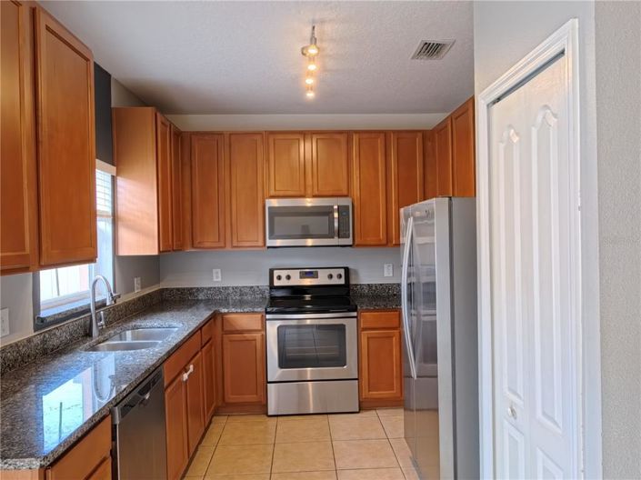Image No.6-2 Bed Townhouse for sale