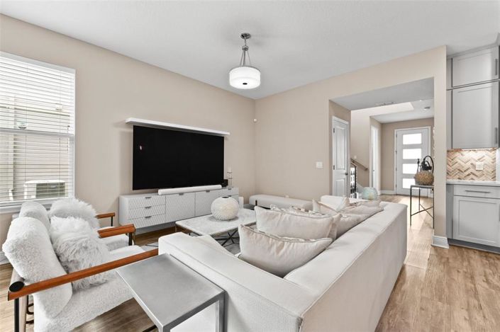 Image No.10-3 Bed Townhouse for sale