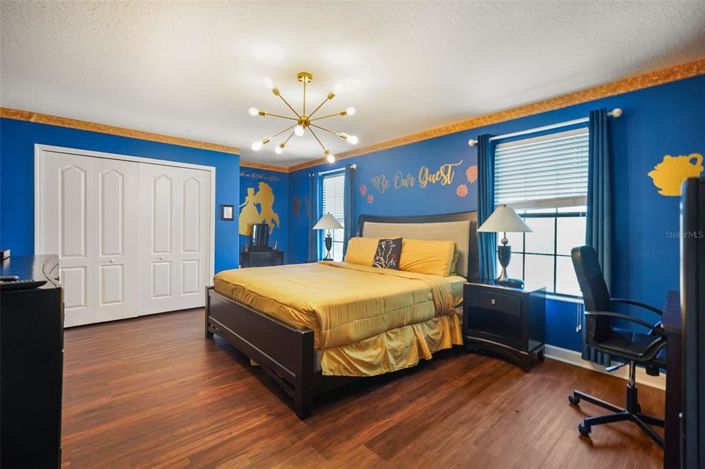 Image No.12-6 Bed House for sale