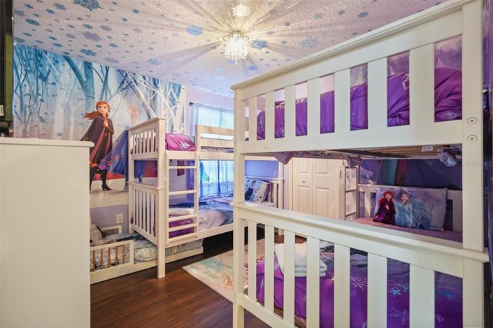 Image No.22-6 Bed House for sale