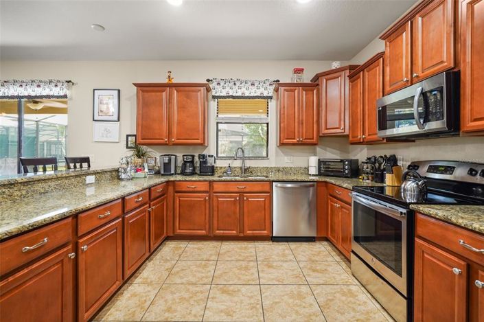 Image No.7-6 Bed House for sale