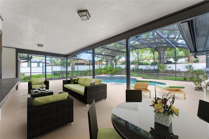 Image No.25-4 Bed House for sale