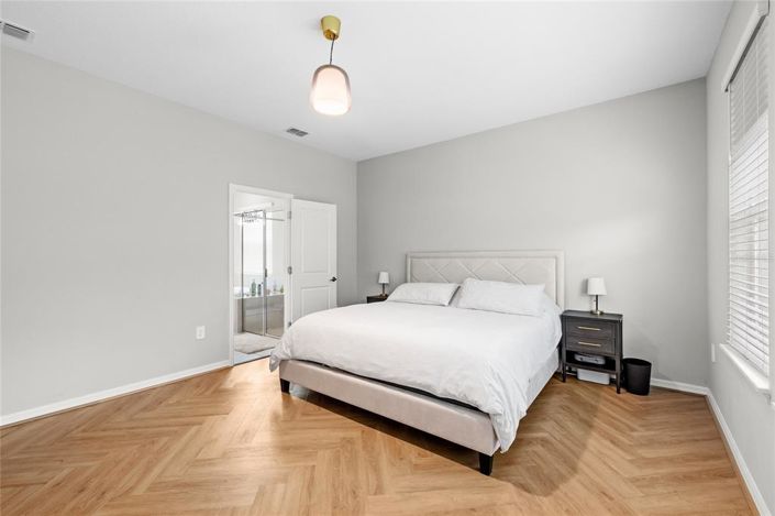 Image No.23-4 Bed House for sale