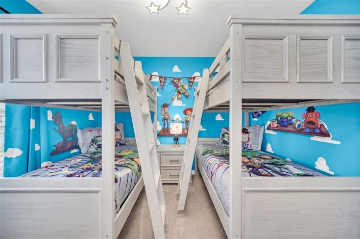 Image No.37-5 Bed Townhouse for sale