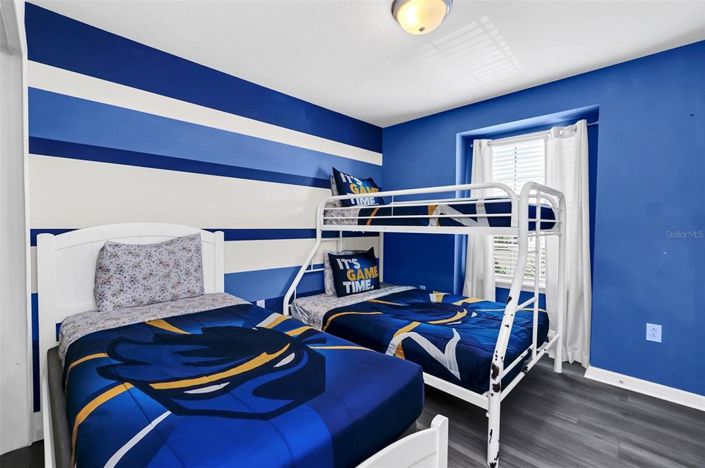 Image No.15-5 Bed Townhouse for sale