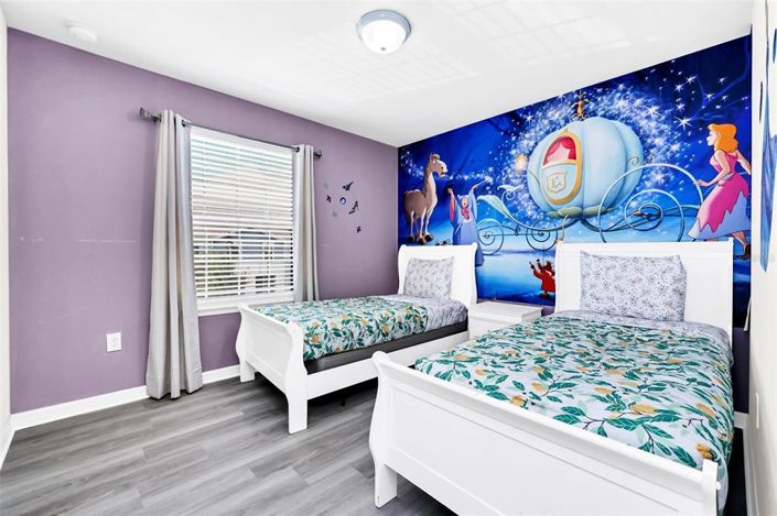Image No.17-5 Bed Townhouse for sale