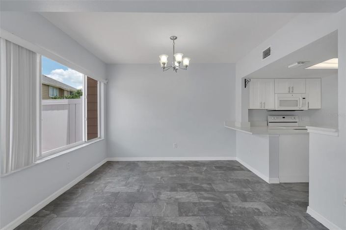Image No.15-3 Bed Townhouse for sale
