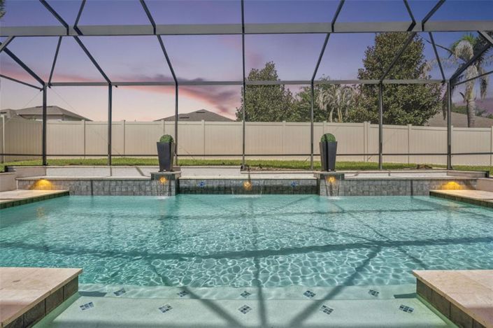 Image No.56-5 Bed House for sale