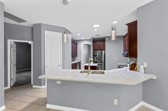 Image No.18-4 Bed House for sale