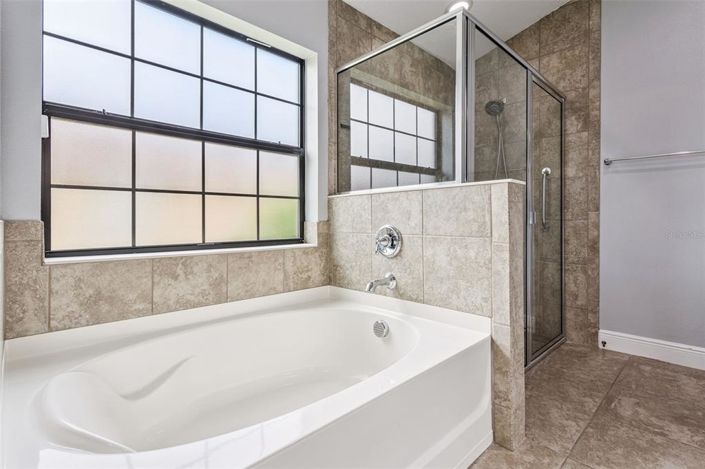 Image No.26-4 Bed House for sale