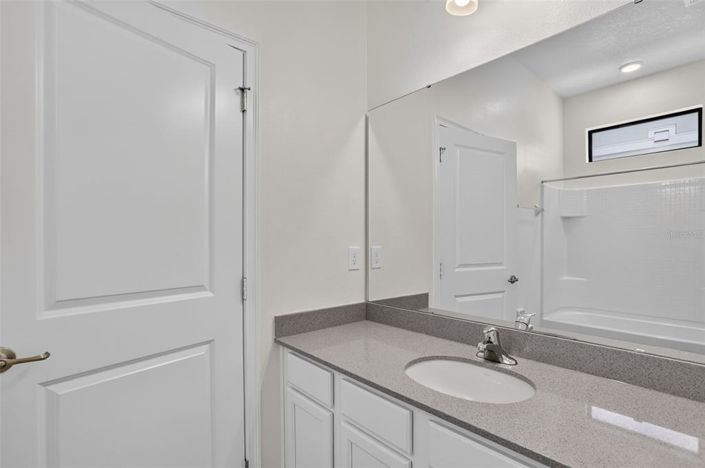 Image No.38-12 Bed House for sale