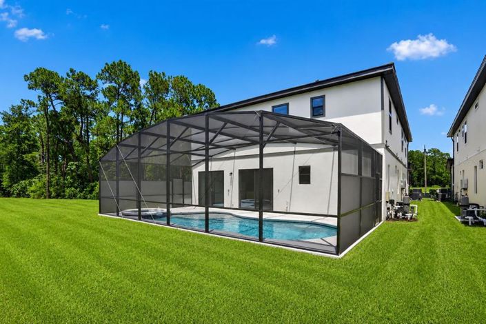 Image No.4-12 Bed House for sale