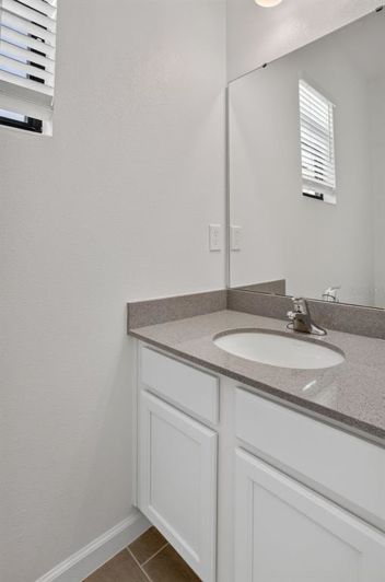 Image No.51-12 Bed House for sale