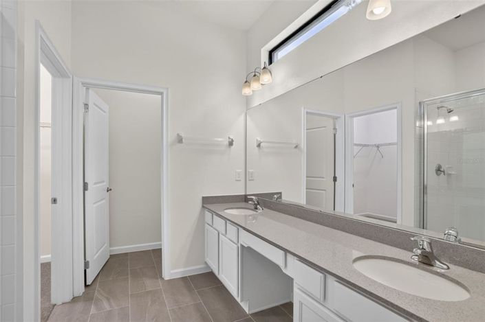 Image No.56-12 Bed House for sale