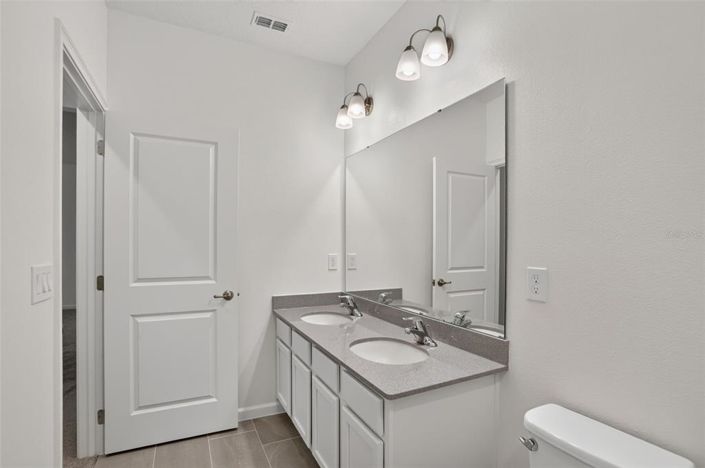 Image No.60-12 Bed House for sale