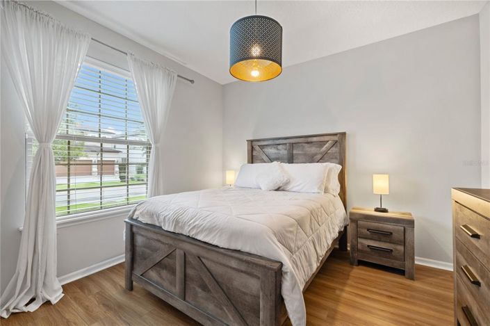 Image No.12-5 Bed House for sale