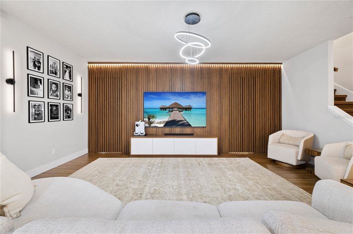 Image No.37-5 Bed House for sale
