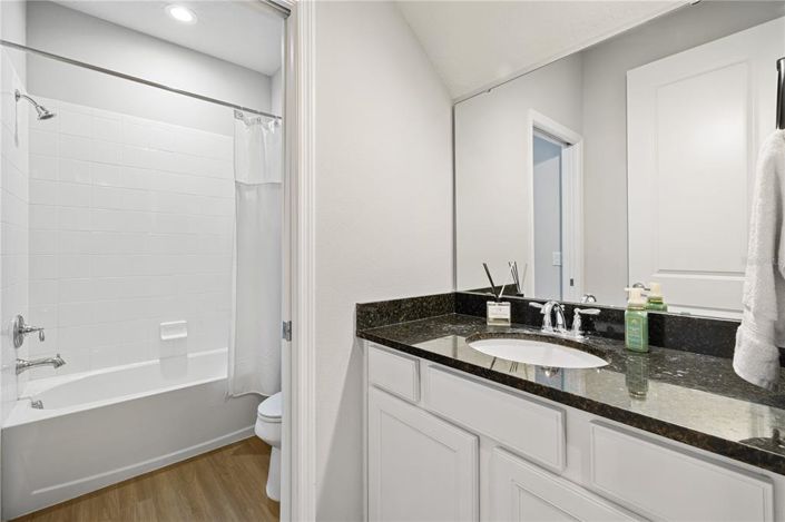 Image No.40-5 Bed House for sale