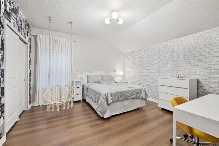 Image No.60-5 Bed House for sale