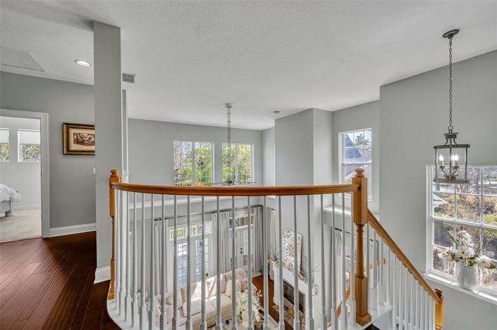 Image No.24-6 Bed House for sale