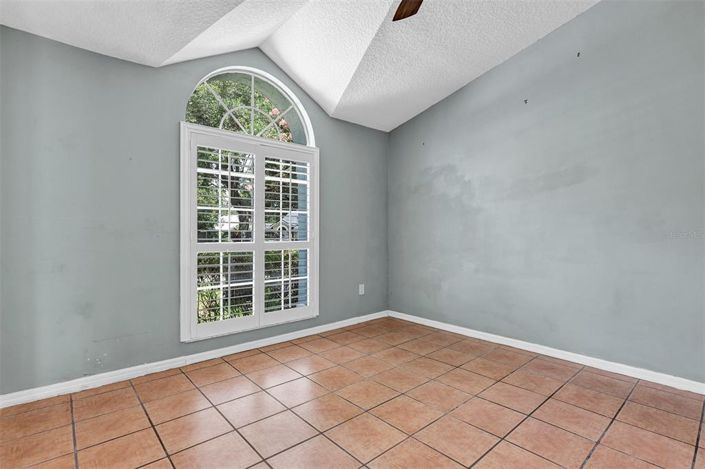 Image No.19-4 Bed House for sale