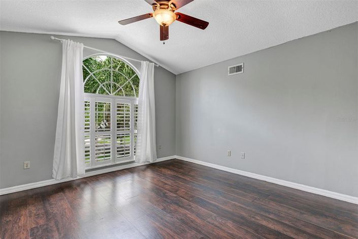 Image No.44-4 Bed House for sale