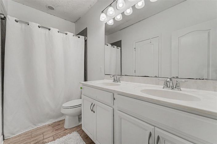 Image No.29-3 Bed Townhouse for sale