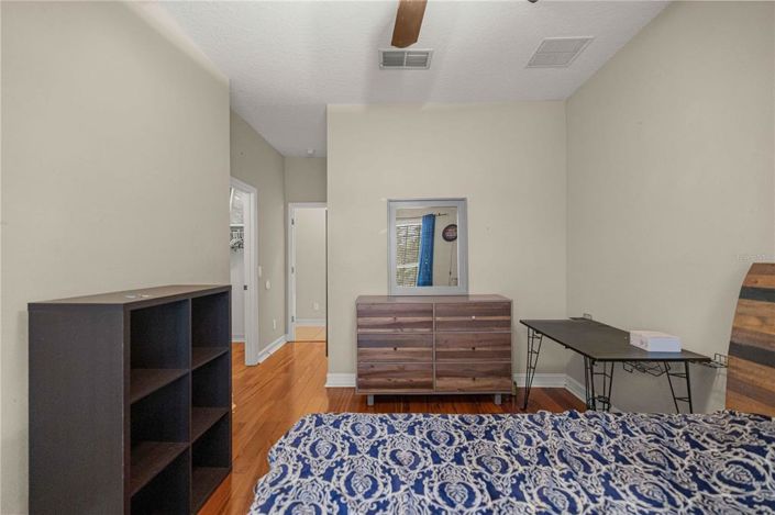 Image No.24-4 Bed House for sale