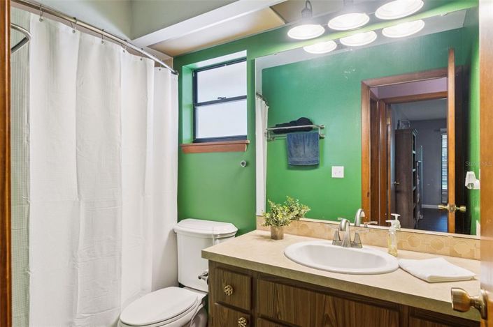Image No.17-4 Bed House for sale