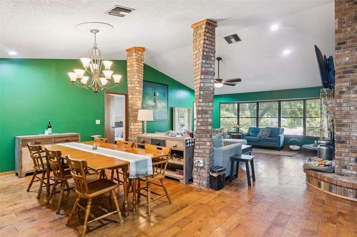 Image No.6-4 Bed House for sale