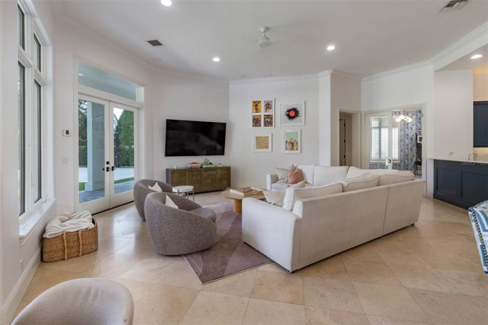 Image No.23-5 Bed House for sale