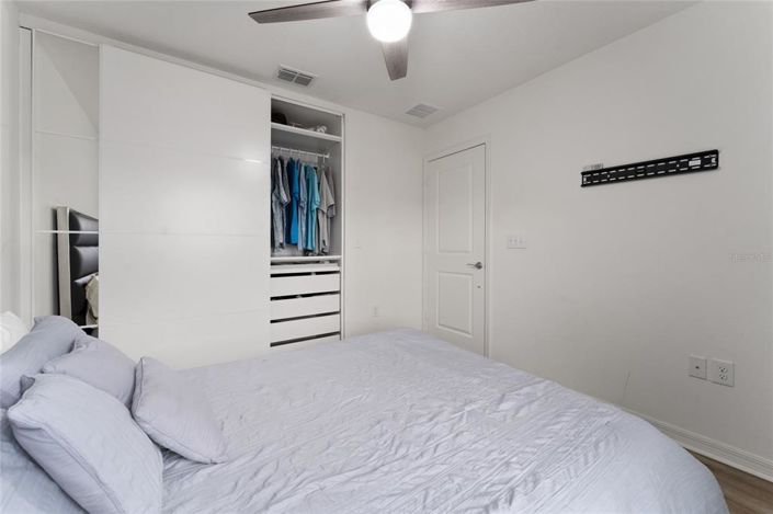 Image No.17-3 Bed Townhouse for sale