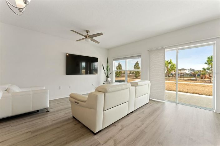 Image No.4-3 Bed Townhouse for sale
